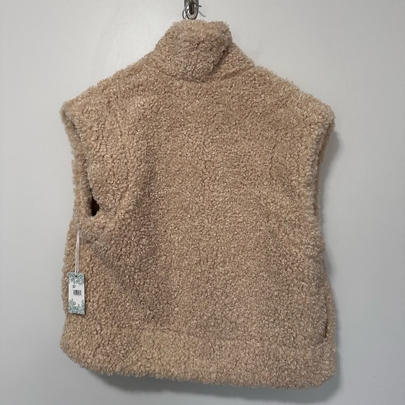 HYACINTH HOUSE Oversized Aspen Sherpa Vest - Picture 10 of 11